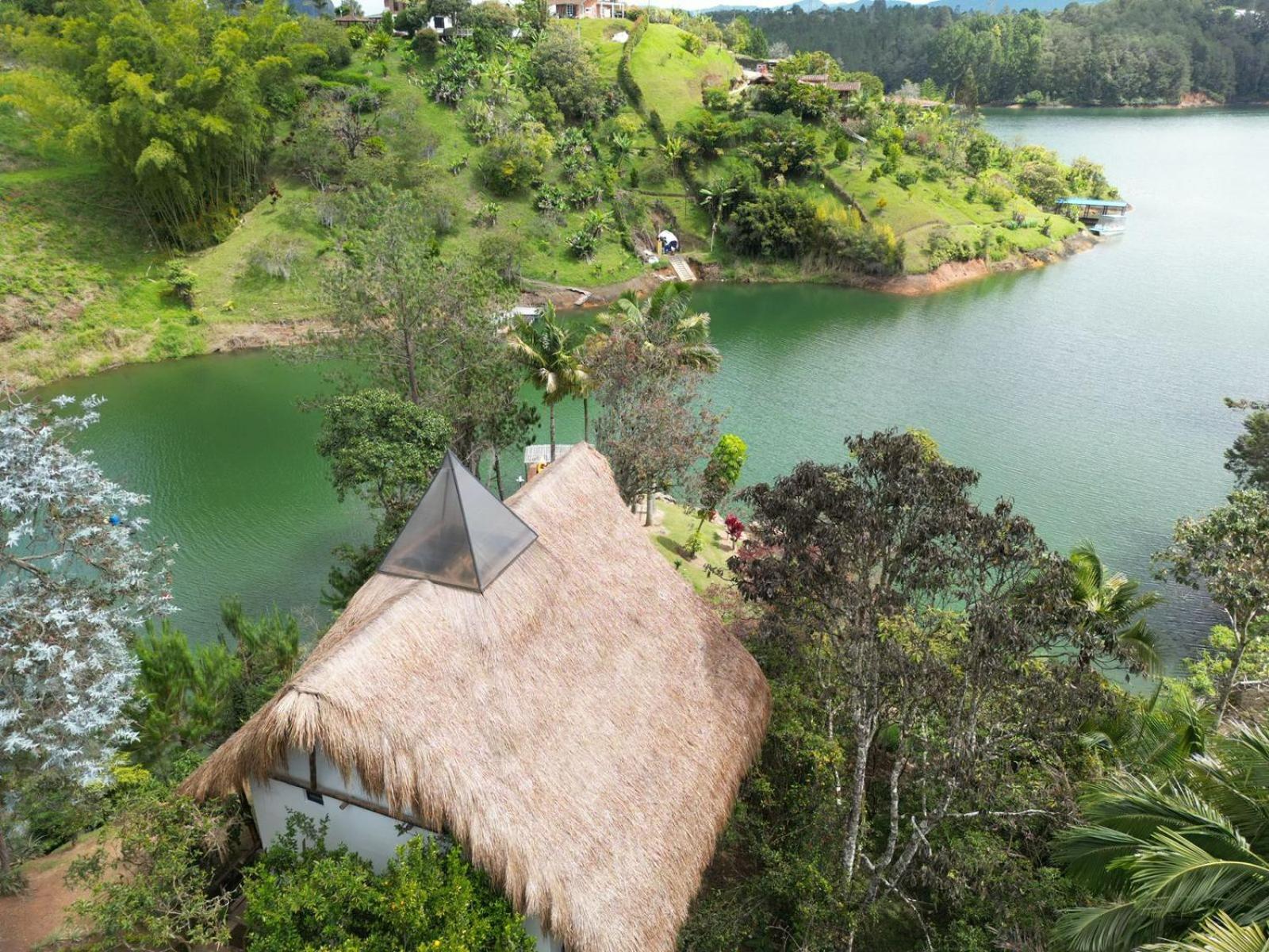 Ibuku Hotel Guatape - Chalets מראה חיצוני תמונה